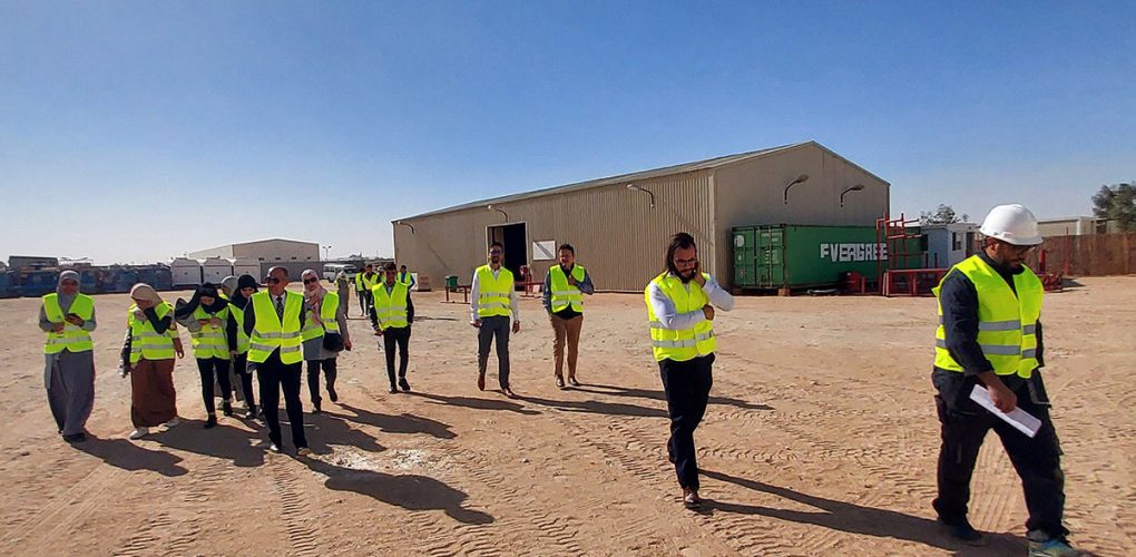 [University of Ouargla] First educational outing for students at the heart of the Altea Energy base